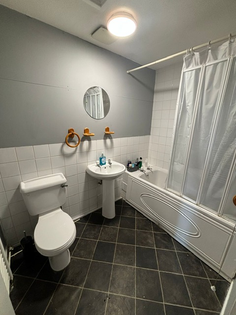 26 Barchester - Bathroom - 2024