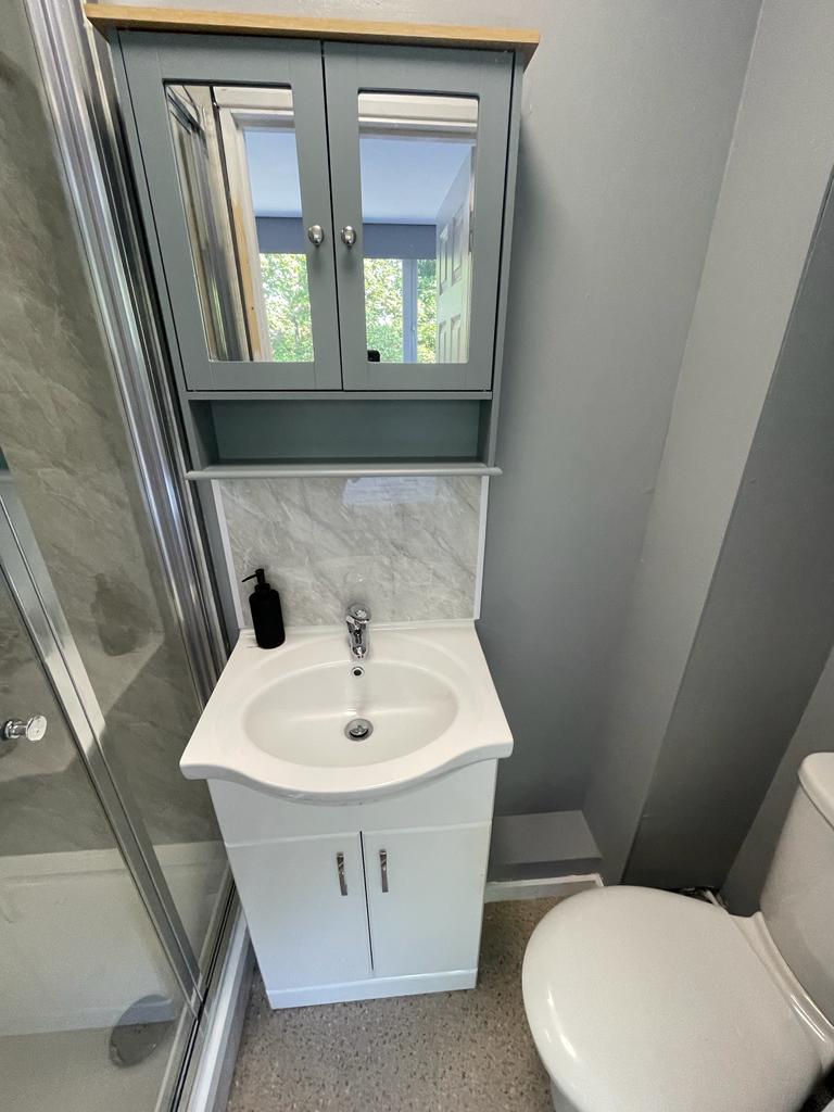 19 Barchester - Bedroom 2 Ensuite