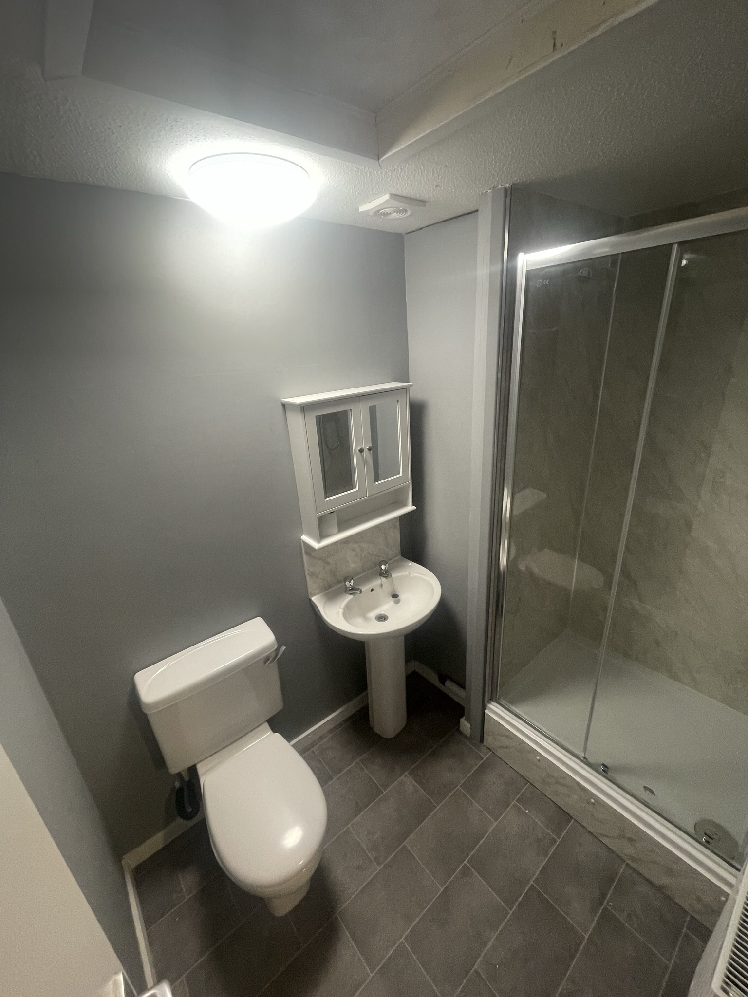 18 Barchester - Room 1 ensuite