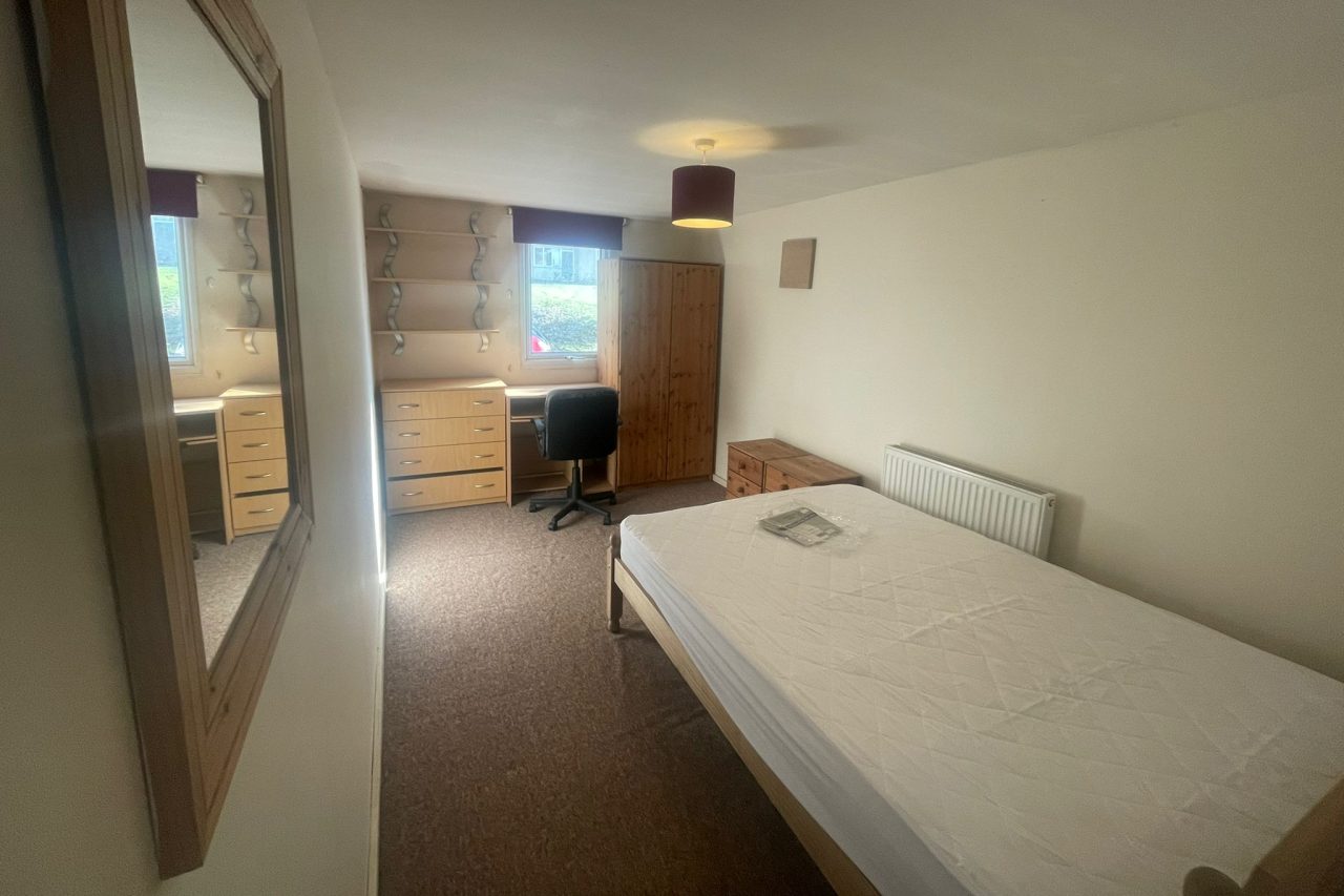 21 Barchester - Room 4